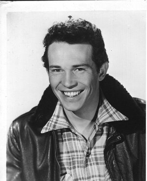Уоррен Оутс