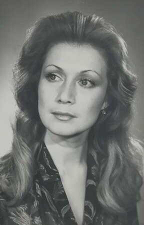 Анна Твеленева